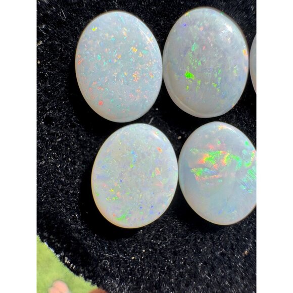 Australian Opal Cabochons Lot - 6.10 carats in Display Box #98 - Picture 3 of 5